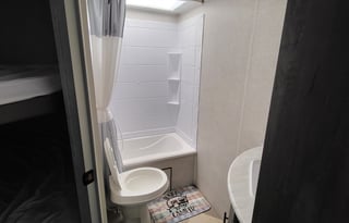 Lala's cozy bunkhouse 2020 Wildwood X-Lite 24'