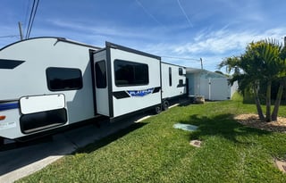 36 Feet 2024 Toy Hauler