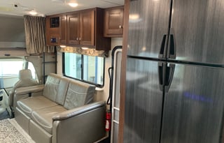 2019 Motorhome sleeps 10 extra large living space