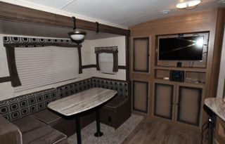 GLAMP IN STYLE: LUXURY 2 BED/1BA, FULL KITCHEN, TV