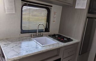 2023 Dutchmen Coleman 17b