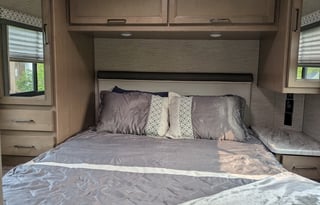 2022 Thor Motor Coach Coleman 28CM