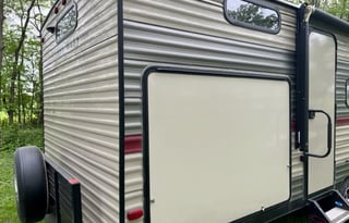 The perfect 1/2 ton towable family camper!!