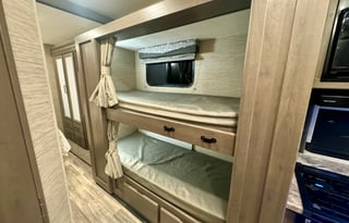 BRAND NEW! 2024 Thor Motor Coach Four Winds 31EV