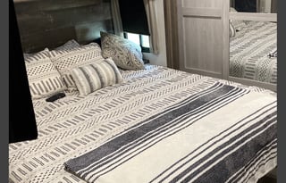 2020 Montana High Country Front Living