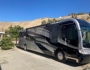 Fleetwood RV Revolution LE 40E