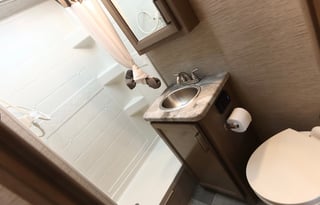 2021 Thor Motor Coach Magnitude GA22