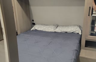 2024 transcend travel trailer sleeps 8!