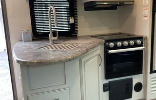 2022 Keystone 25’ 5th Wheel - DELIVERY ONLY