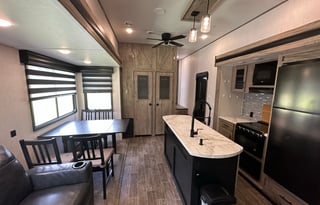 2021 Artic Wolf 3770 Suite-Condo on Wheels