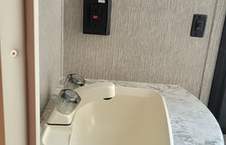 Family & Pet Friendly Travel trailer 32FT