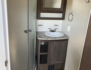 Forest River RV Shockwave 24RQMX