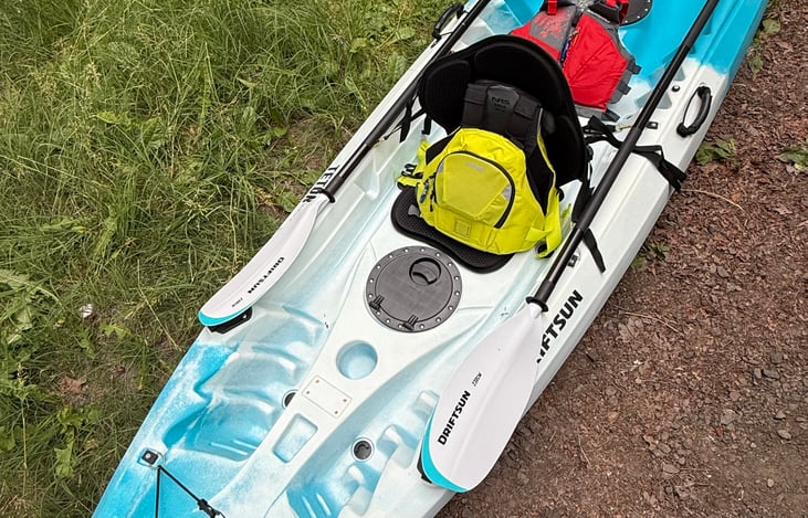 Front view with kayak, PFD's and paddles fully loaded.