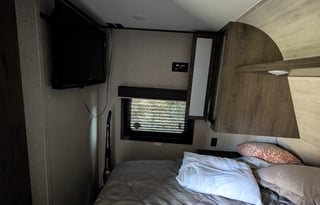 2021 Jayco Travel Trailer – Sleeps 10