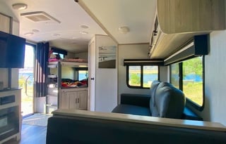 Fun Family Trailer! '22 Sundance Ultra Lite