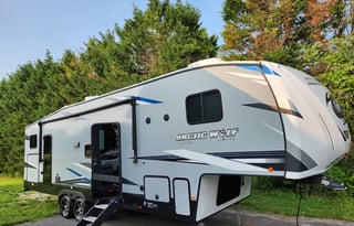 2022 Forest River Cherokee Arctic Wolf 321BH