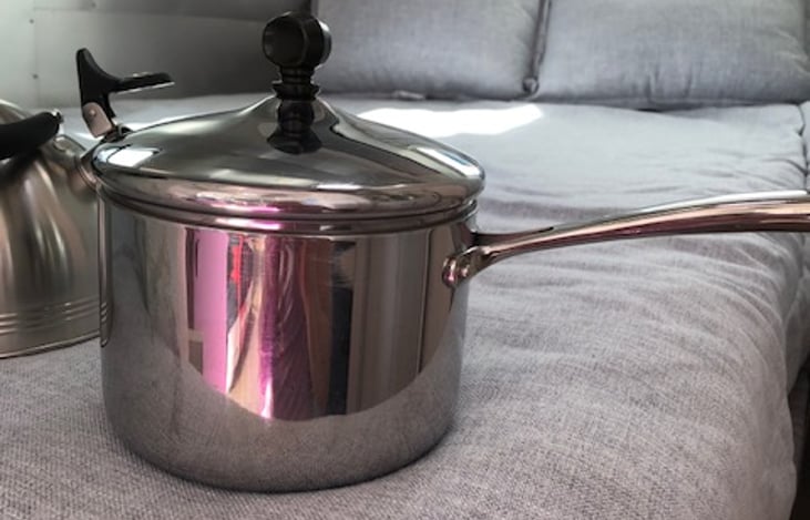 stainless steel sauce pan with lid