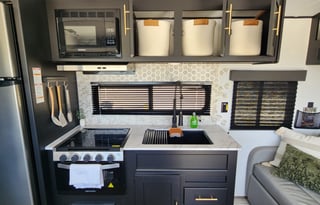 The Cozy Farmland Family Camper 2023