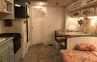 "Pearl" Sunny Beach House RV - Families love it!