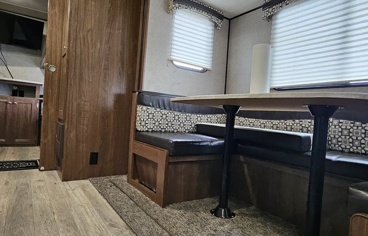 Main dinette