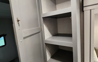 Spacious RV for 8 | Bunkhouse + 1.5 Baths