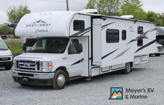 Home onWheels Harvey the RV 2024 EastTOWestEntrada