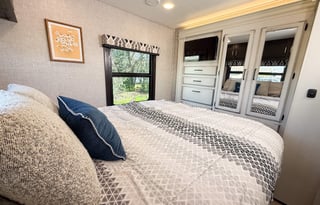 Entegra Odyssey 31F: The Ultimate Luxury Motorhome