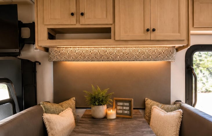 Dinette (Extra Bed)