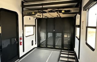 Luxury 2025 Alliance Valor 44V14 w/ 14' Garage
