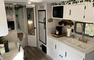 The Cozy Farmhouse Escape – Rest • Restore • Roam