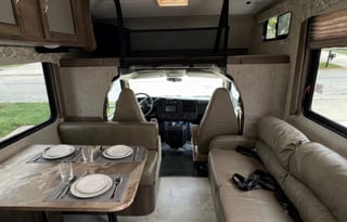 SNACKS-NAPS-MAPS! 2019 Coachmen RV Freelander 27QB