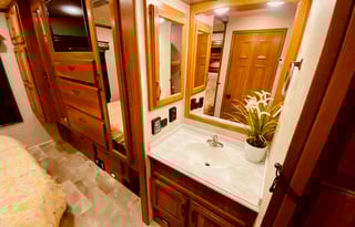 C17:Luxury SuperC Diesel-3Slide-10 SLEEPER