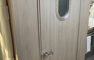 2021 Airstream Globetrotter 27FB - The LainnaBelle