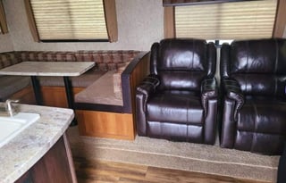 2018 Prime Time RV Avenger 32BIT