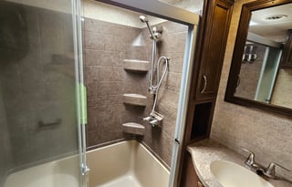 2 Bedroom, 2 Bath Luxury RV