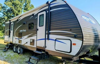 Rustic Retreat w/ bunkhouse! *Free Delivery*