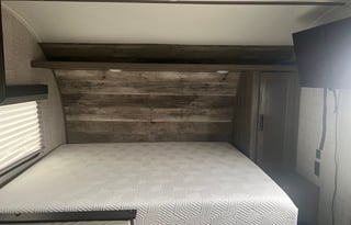 2021 Gulf Stream Enlighten 18BH