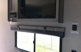 Hauly Shore is an amazing Toy Hauler!