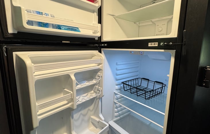 good size refrigerator and freezer