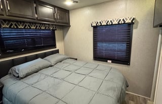 '21 Entegra Odyssey 31F | Stocked |Sleeps 8| Bunks