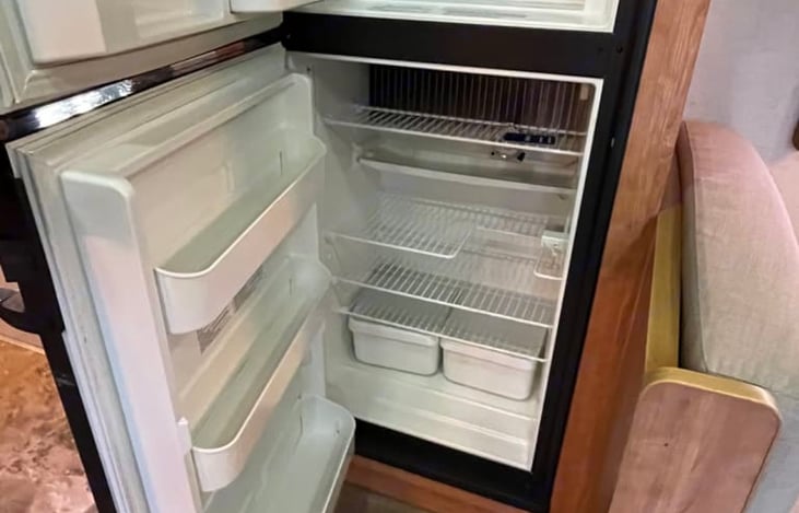 REFRIGERATOR/FREEZER