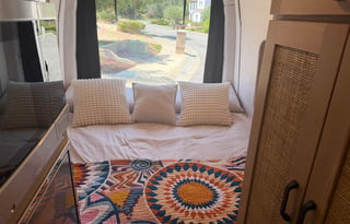 Luxe Nomad is a Luxury 2025 Sprinter 170" AWD