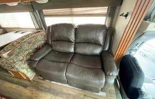 2003 Coachmen RV Leprechaun Premier 311FS Ford 450