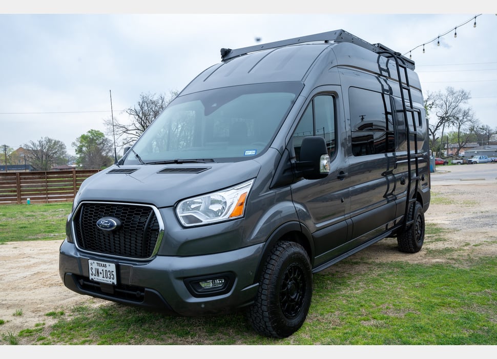 Class B Camping Van rentals in Como