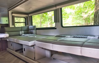 BIG Floorplan - Sleeps 4 Adults 6+ Kids