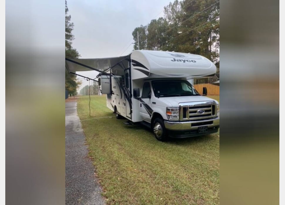 Class C Motor Home rentals in Pembroke Pines