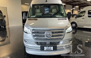 2024 Midwest Automotive Designs Daycruiser D6