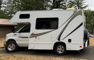 2016 Thor Motor Coach Majestic 19G "The Dude"