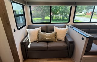 Turn-Key Getaway: Delivered & With Starlink!