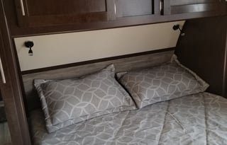 2018 Forest River-Cherokee Grey Wolf